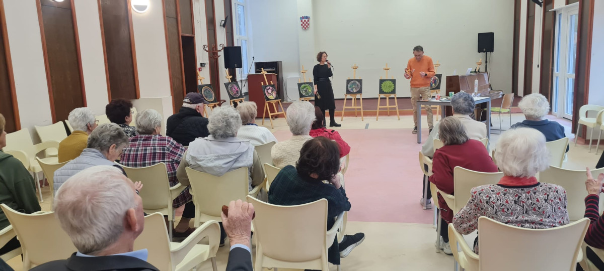 Kreativnost kao terapija: 2. izložba radova polaznika radionica „S nama je bolje“