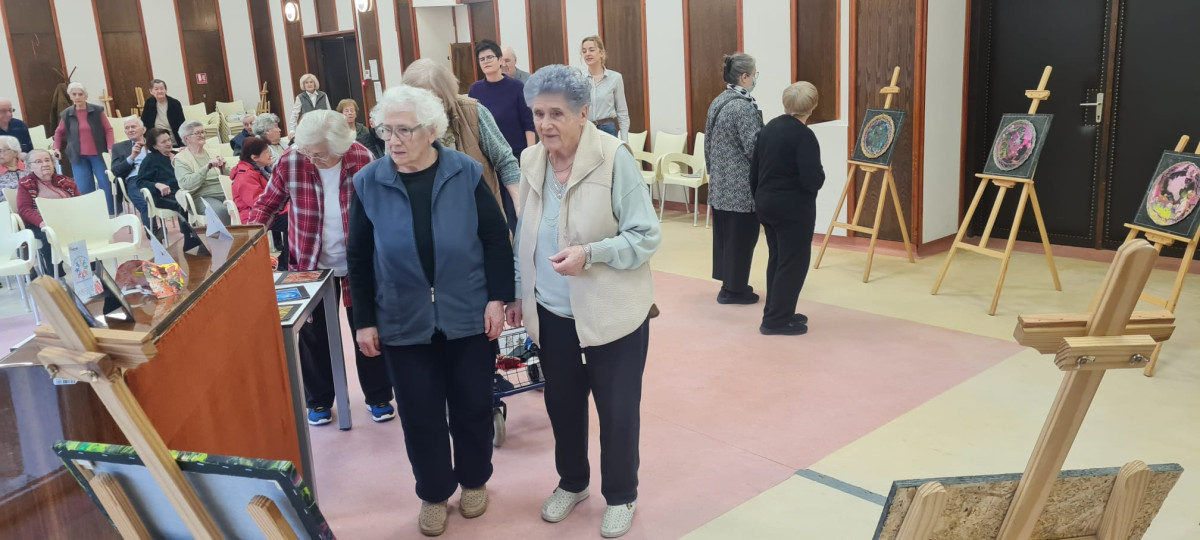 Kreativnost kao terapija: 2. izložba radova polaznika radionica „S nama je bolje“