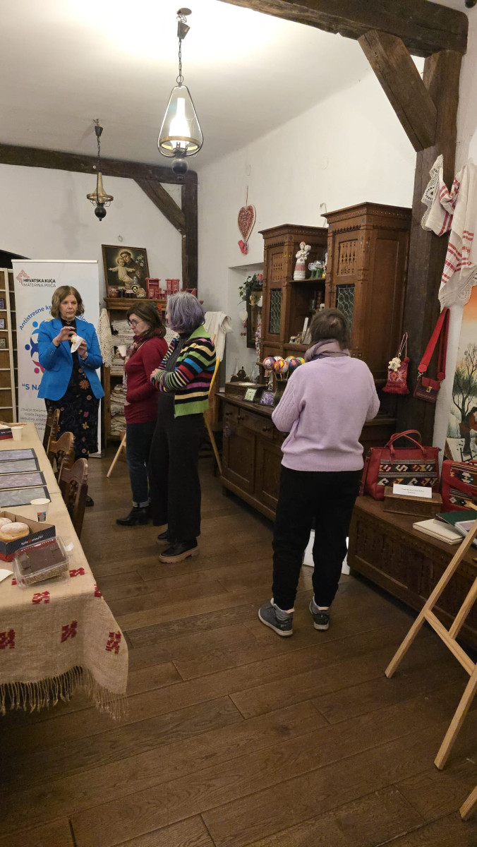 Kreativnost kao lijek – otvorena treća izložba “S nama je bolje”