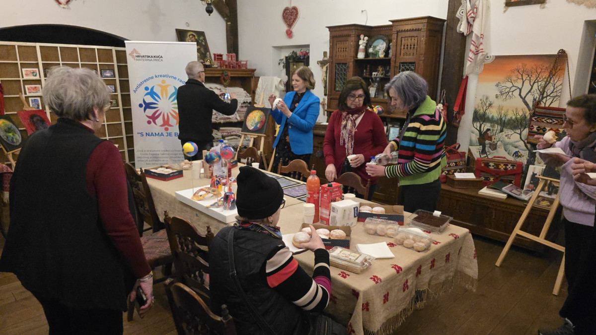 Kreativnost kao lijek – otvorena treća izložba “S nama je bolje”