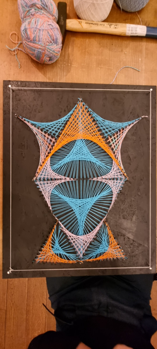 Petra Kolundžija - String art