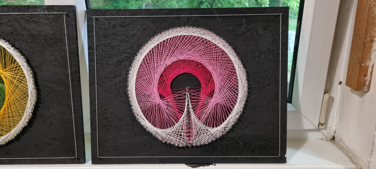 Vesna Podnar - String art